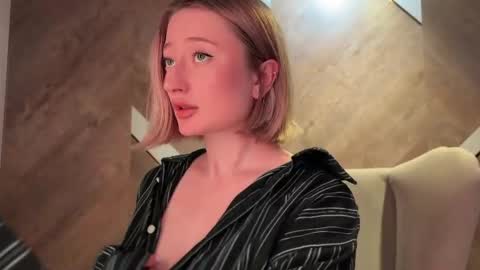 Daisy    online show from June 5, 3:06 pm