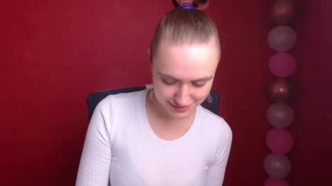 Snapshot of wendy_say_ chatting on February 17, 7:55 pm Wendy online show from February 17, 7:55 pm