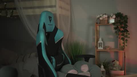 little girl who is always rightLisa online show from September 18, 2:15 am