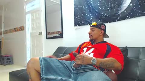 Wesley Rogger online show from November 6, 10:24 pm