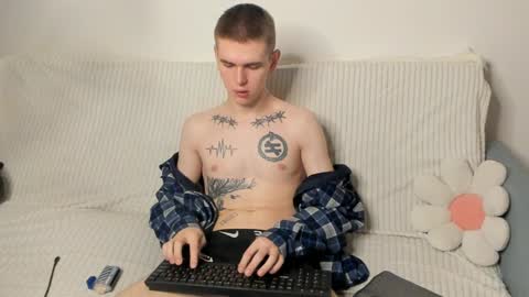 Wes online show from January 10, 2:04 am