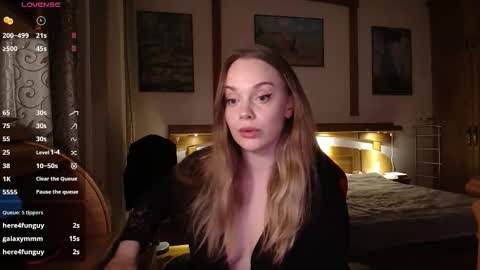 Lana online show from November 18, 8:56 pm