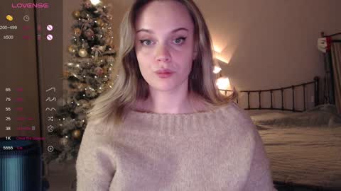 Snapshot of wet_lana chatting on December 22, 7:52 pm Lana online show from December 22, 7:52 pm