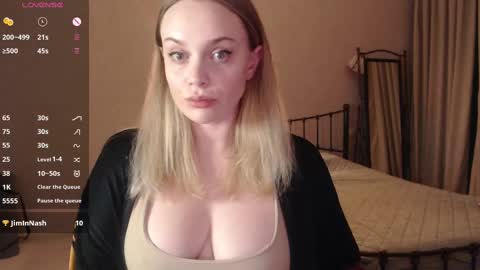 Snapshot of wet_lana chatting on March 12, 5:07 pm Lana online show from March 12, 5:07 pm