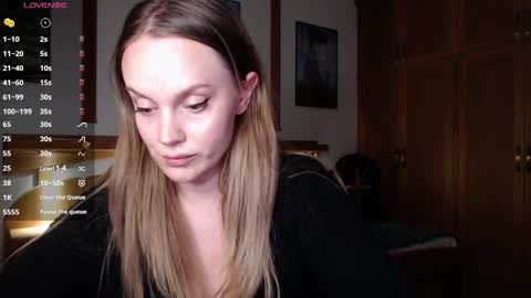 Lana online show from October 7, 6:04 pm