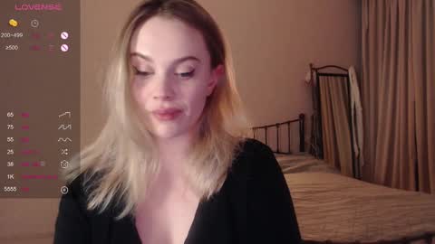 Snapshot of wet_lana chatting on February 23, 7:28 pm Lana online show from February 23, 7:28 pm