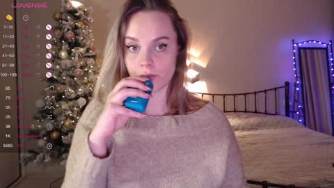 Snapshot of wet_lana chatting on December 16, 3:22 pm Lana online show from December 16, 3:22 pm