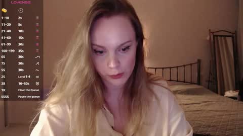 Snapshot of wet_lana chatting on September 12, 6:32 pm Lana online show from September 12, 6:32 pm