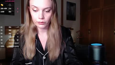 Snapshot of wet_lana chatting on October 6, 5:31 pm Lana online show from October 6, 5:31 pm