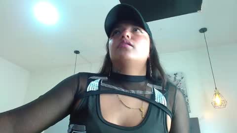 wet_naughty_girl online show from April 16, 8:20 pm