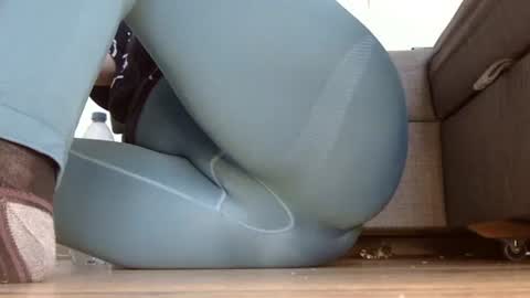 wet_pants2022 online show from October 28, 3:57 pm