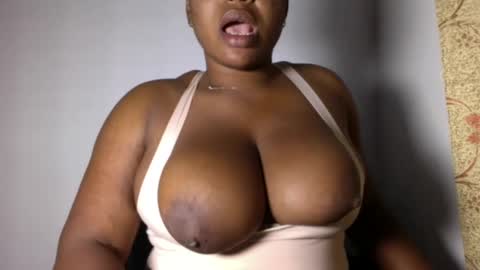 Snapshot of wet_pussyy24 chatting on December 19, 12:02 am lily online show from December 19, 12:02 am