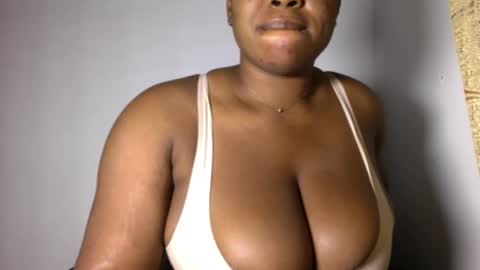 Snapshot of wet_pussyy24 chatting on December 19, 3:18 am lily online show from December 19, 3:18 am