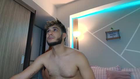 Mia and Dylan online show from November 2, 5:07 am