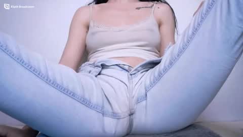 Snapshot of wetdream221 chatting on March 12, 7:02 am Beatrice Moan from LovenseWet from Tip MenuOpen for Private online show from March 12, 7:02 am