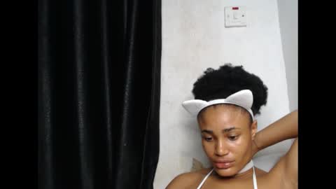 wetdrippussy7 online show from October 29, 12:45 am