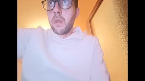 stoffy online show from November 23, 3:43 pm