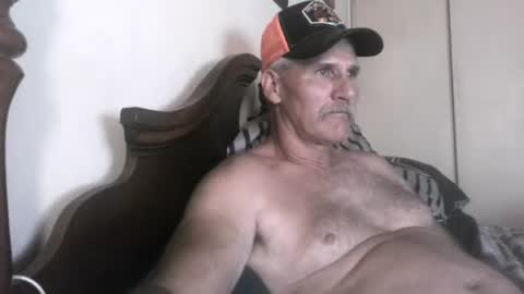 wheenidude online show from May 18, 12:20 am