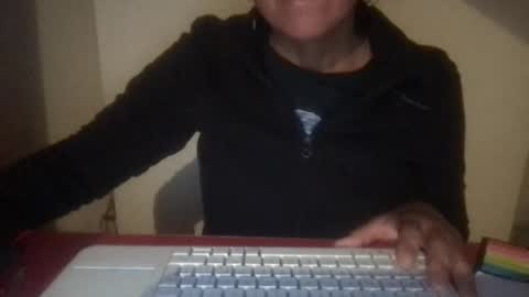 Snapshot of whisperingfire chatting on October 19, 4:44 pm Mel online show from October 19, 4:44 pm