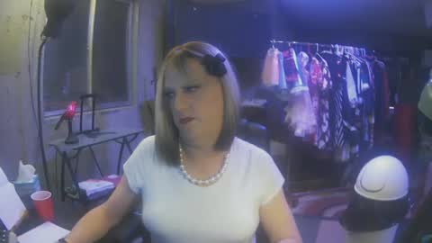 Whisper online show from February 9, 3:22 am