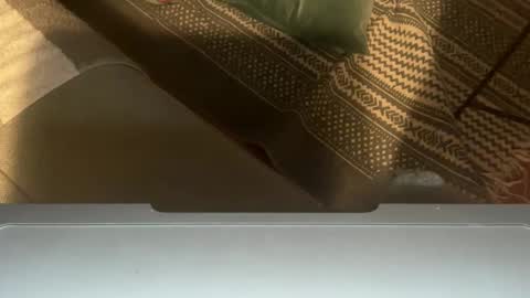 white_bubble online show from March 21, 8:13 pm