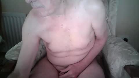 whitebriefs009 online show from October 7, 8:32 am