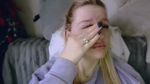 whitehex666 online show from March 15, 9:35 am