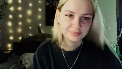 whitehex666 online show from December 2, 3:43 pm