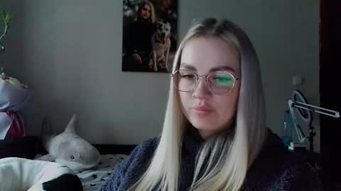 whitehex666 online show from December 20, 10:00 am