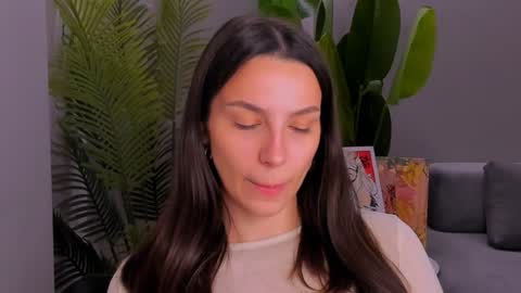 whoislulu online show from December 18, 7:52 pm