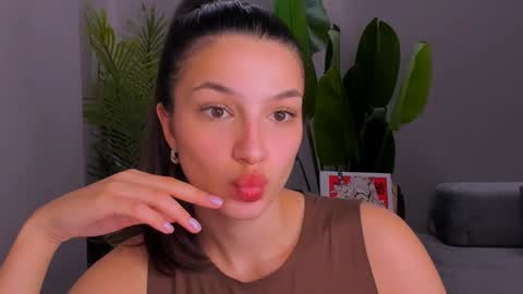 whoislulu online show from December 3, 5:28 pm