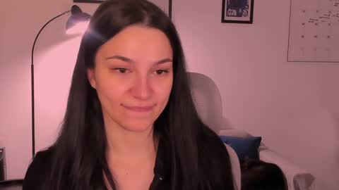 whoislulu online show from April 15, 8:20 pm