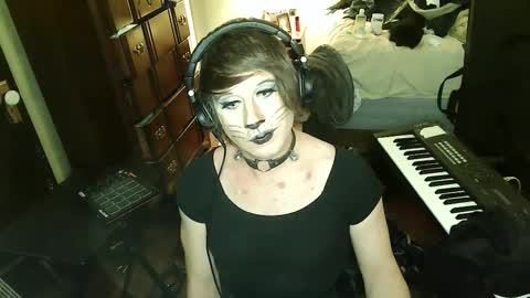 Countess of Hotdogs online show from November 2, 8:03 am