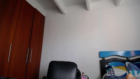 Ilauren online show from April 9, 12:33 pm