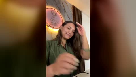 wild_aura online show from March 28, 6:09 pm