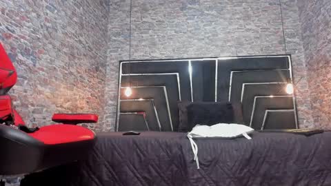 wild_firee_ online show from July 28, 11:28 am
