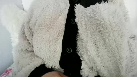 Ella online show from May 7, 11:06 am