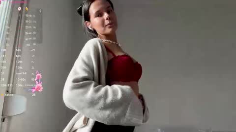 Mia online show from March 6, 3:11 pm