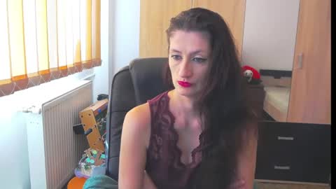 Bea online show from February 11, 8:05 am