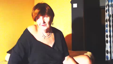 WildRedCat online show from February 9, 11:15 pm