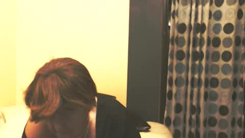 WildRedCat online show from November 5, 9:17 pm