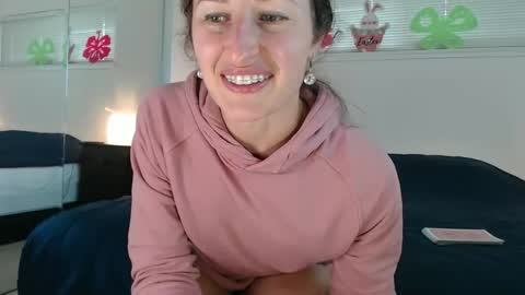 WildRose L - check my Pinned tweet if you dont see me online within 5 minutes after Ive sent email notifications online show from April 12, 8:57 pm