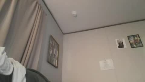 wildsaphire4372 online show from January 16, 6:00 am