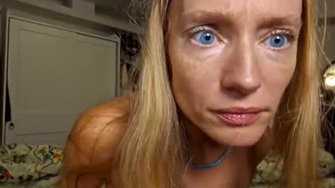 willablondie online show from May 25, 1:34 am