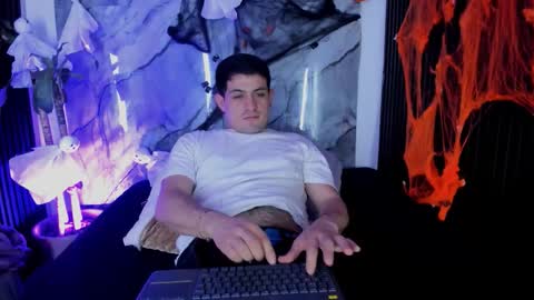 William Steel online show from October 25, 5:19 am