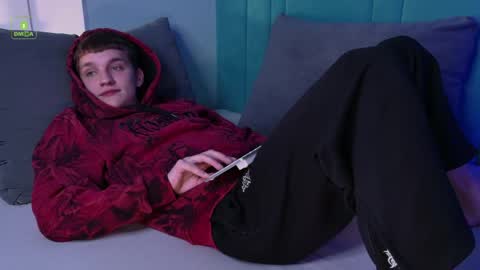 WILLIAM online show from May 7, 9:10 pm