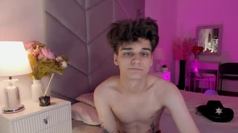 Willie online show from October 3, 10:45 am