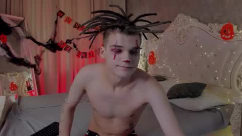 Willie online show from October 31, 10:48 am