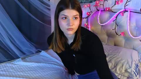 Vicki3 online show from March 16, 7:01 am