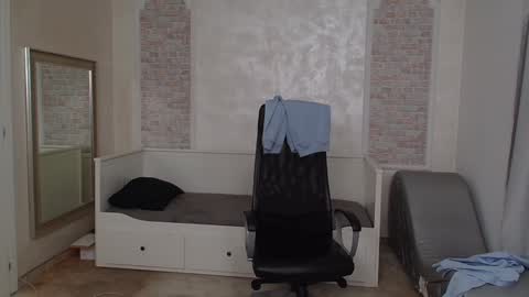 WilsonJules online show from January 4, 5:05 pm